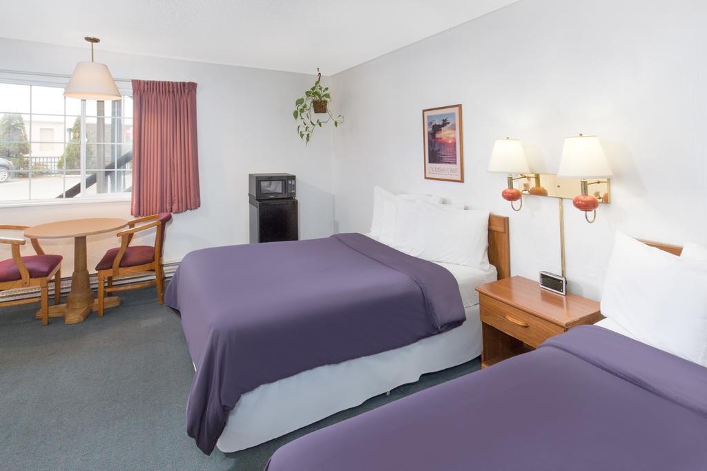 كريسينت سيتي Redwood Inn المظهر الخارجي الصورة