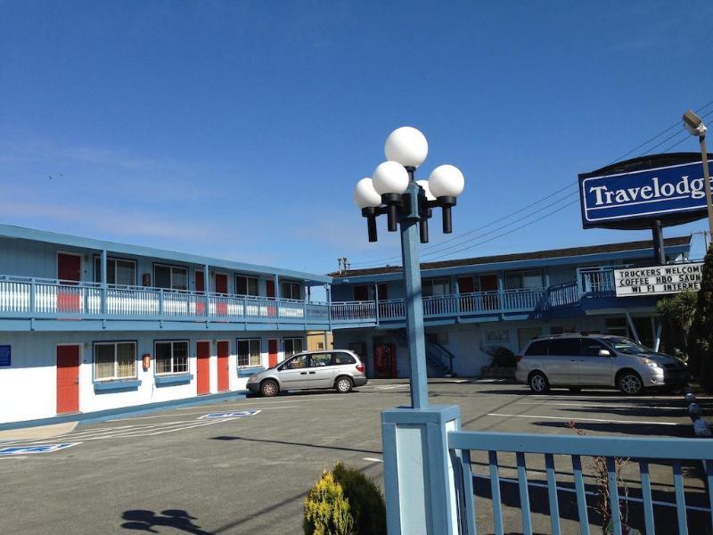 كريسينت سيتي Redwood Inn المظهر الخارجي الصورة
