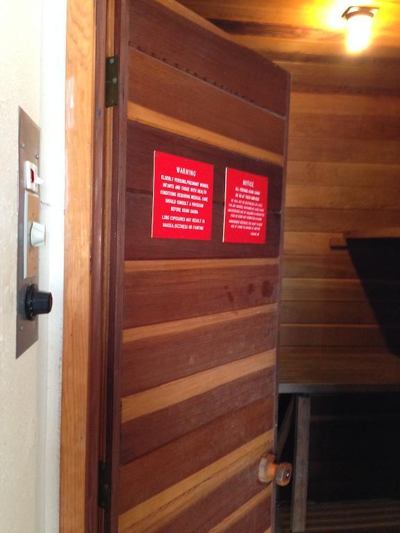 كريسينت سيتي Redwood Inn المظهر الخارجي الصورة